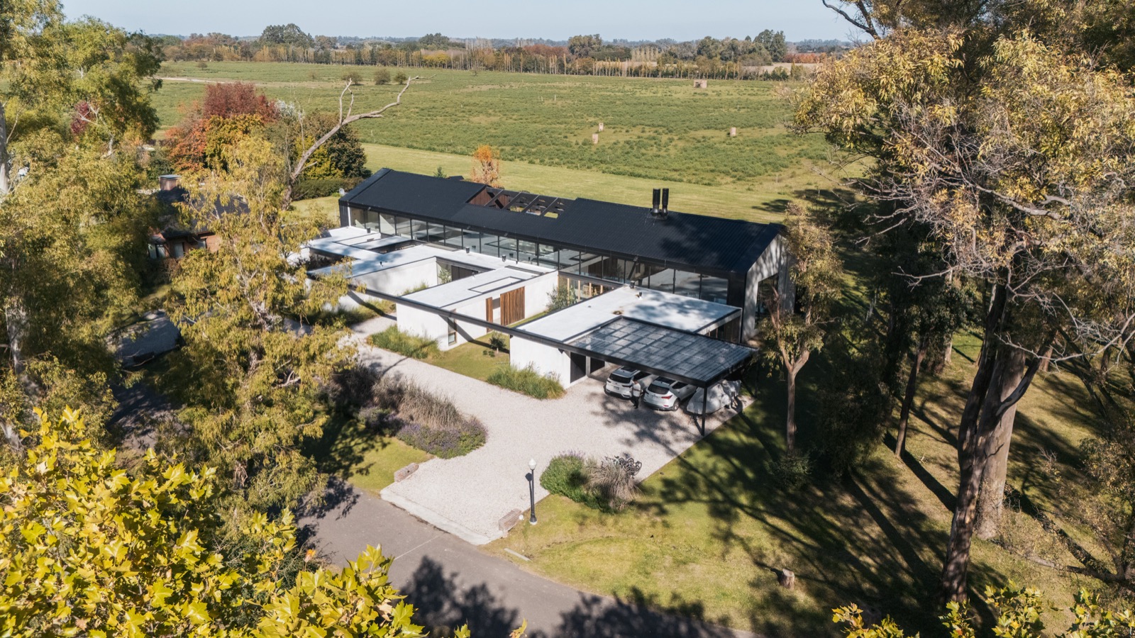 Vista exterior de la Casa de Campo Haras San Pablo